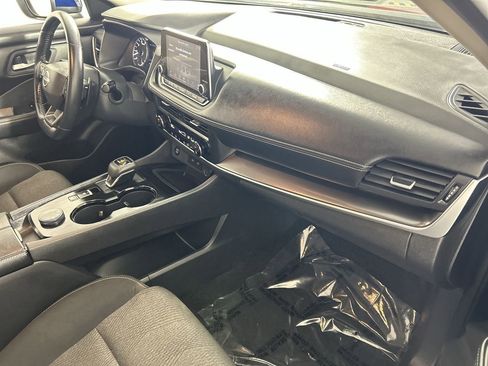 Used 2025 Nissan Rogue SV image 27