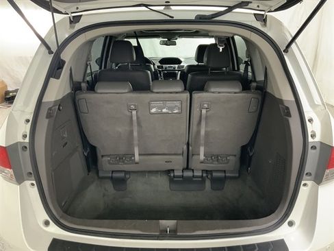 Used 2016 Honda Odyssey Touring Elite image 8