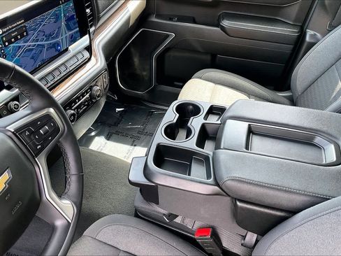 Used 2025 Chevrolet Silverado 1500 LT RWD image 17