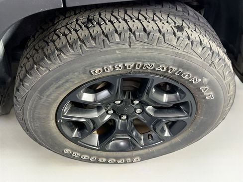 Used 2022 Jeep Cherokee Trailhawk w/ Trailer Tow Group image 29