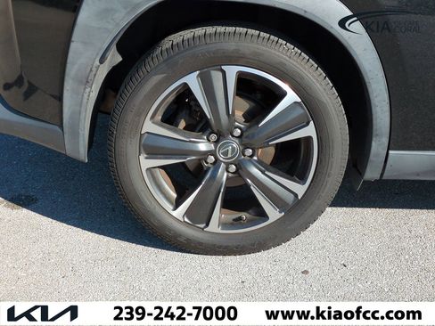 Used 2019 Lexus UX 200 image 10