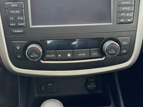 Used 2016 Nissan Altima 2.5 SV w/ Convenience Package image 23