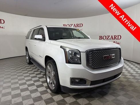 Used 2017 GMC Yukon XL SLT w/ Open Road Package RWD image 1