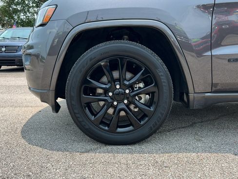 Used 2021 Jeep Grand Cherokee Laredo X RWD image 28