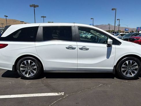 Used 2024 Honda Odyssey EX-L image 2