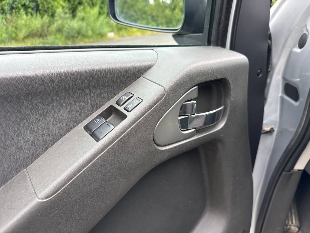 Used 2016 Nissan Frontier SV AWD/4WD image 20