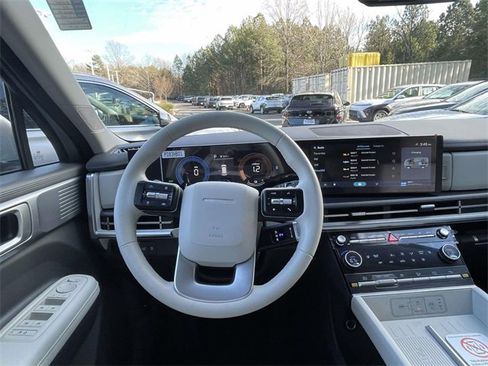 Certified 2025 Hyundai Santa Fe SEL image 8
