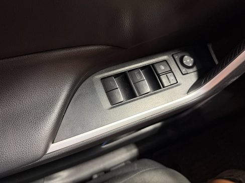 Used 2022 Toyota RAV4 XLE w/ Convenience Package AWD/4WD image 8