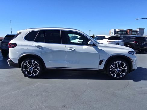 New 2026 BMW X5 sDrive40i w/ Climate Comfort Package image 10