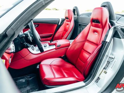Used 2012 Mercedes-Benz SLS AMG Roadster image 4