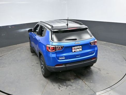 Used 2025 Jeep Compass Limited AWD/4WD image 40