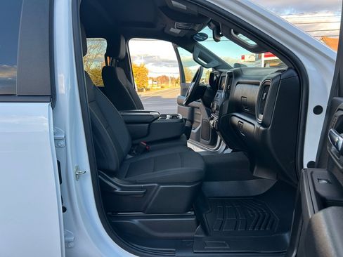 Used 2024 Chevrolet Silverado 2500 Custom w/ Custom Value Package image 26