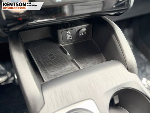 Used 2025 Ford Escape Platinum image 29