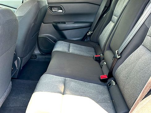 Used 2025 Nissan Rogue SV FWD image 18