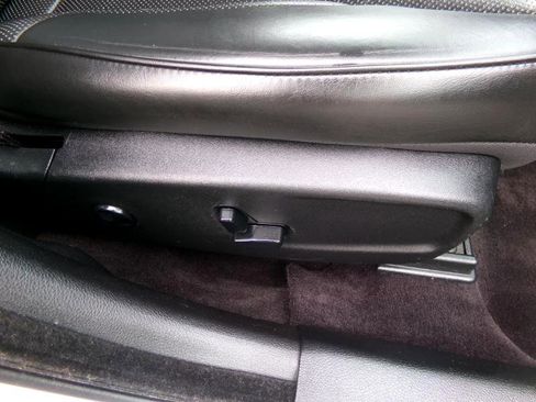 Used 2018 Chrysler 300 Limited image 36