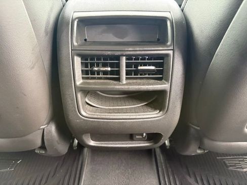 Used 2019 Cadillac XT5 Luxury FWD image 18