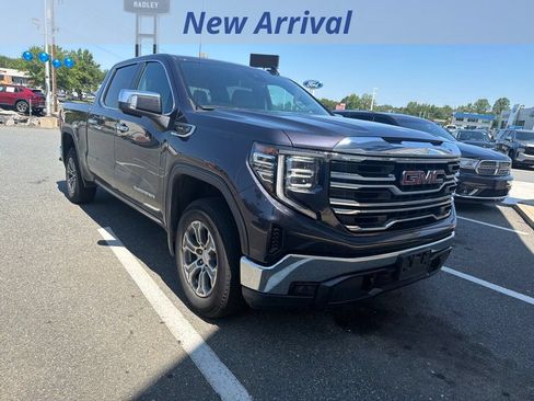 Used 2025 GMC Sierra 1500 SLT AWD/4WD image 2