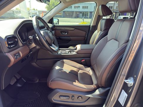 Used 2025 Honda Pilot Elite image 11