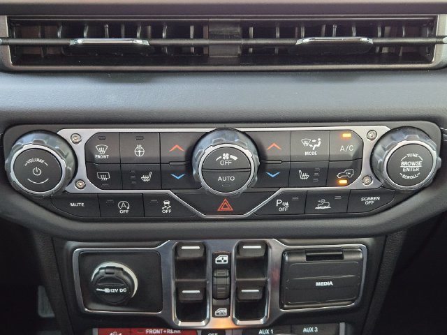 Used 2026 Jeep Wrangler Unlimited Rubicon AWD/4WD image 25