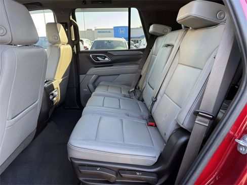 Used 2021 GMC Yukon SLT w/ SLT Premium Package image 13