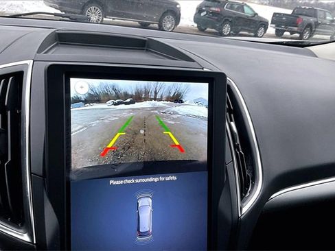 Used 2024 Ford Edge Titanium image 21