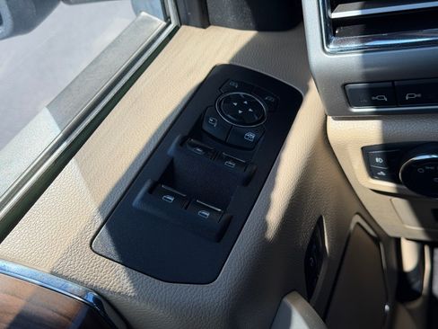 Used 2016 Ford F150 Lariat w/ Equipment Group 502A Luxury AWD/4WD image 28