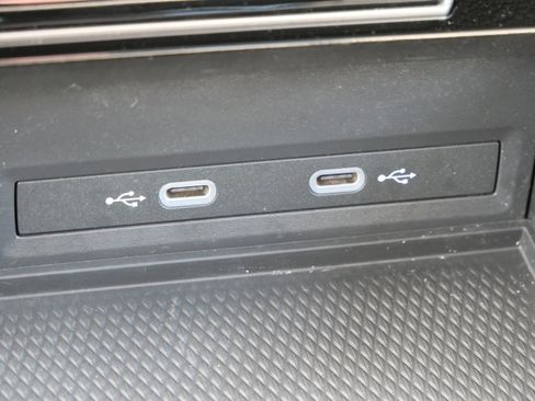 Certified 2025 Volkswagen Atlas SEL image 28