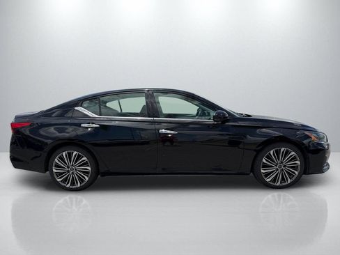Used 2023 Nissan Altima 2.5 SL FWD image 4