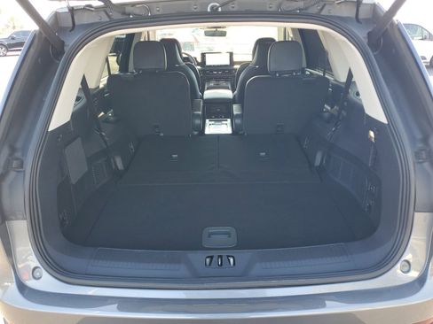 Used 2025 Lincoln Aviator Reserve w/ Equipment Group 201A AWD/4WD image 6