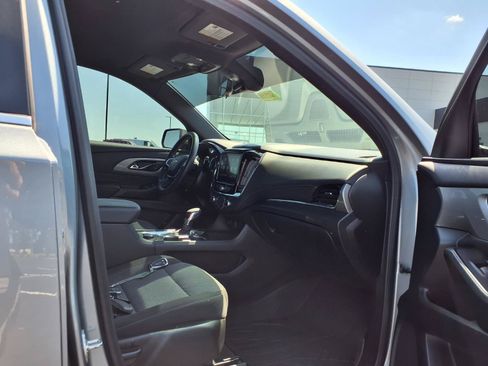 Used 2023 Chevrolet Traverse LT FWD image 31