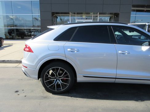 Used 2021 Audi Q8 Premium Plus image 11