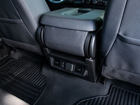 Used 2025 Chevrolet Silverado 1500 LT RWD image 31