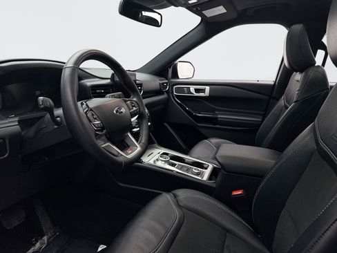 Used 2023 Ford Explorer ST image 10