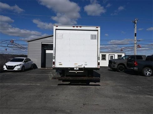 Used 2017 Chevrolet Express 3500 Work Van image 38