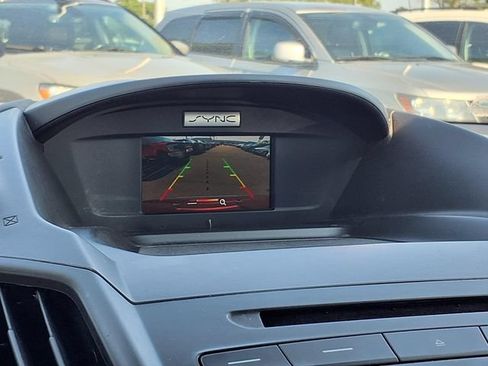 Used 2018 Ford Escape SE w/ Ford Safe & Smart Package FWD image 8