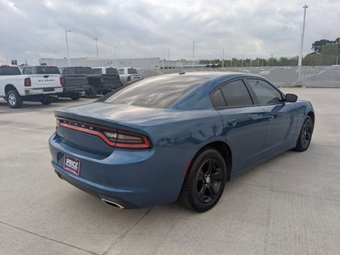 Used 2022 Dodge Charger SXT w/ Leather Interior Group image 5