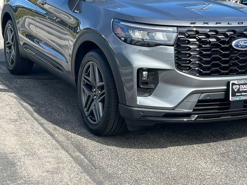 New 2026 Ford Explorer ST-Line w/ ST-Line Street Pack RWD image 11