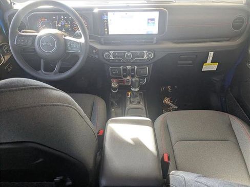 New 2026 Jeep Wrangler Unlimited Rubicon w/ Technology Group image 15