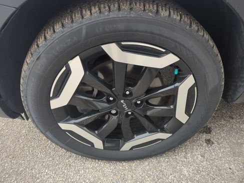 Used 2023 Kia Telluride S image 11