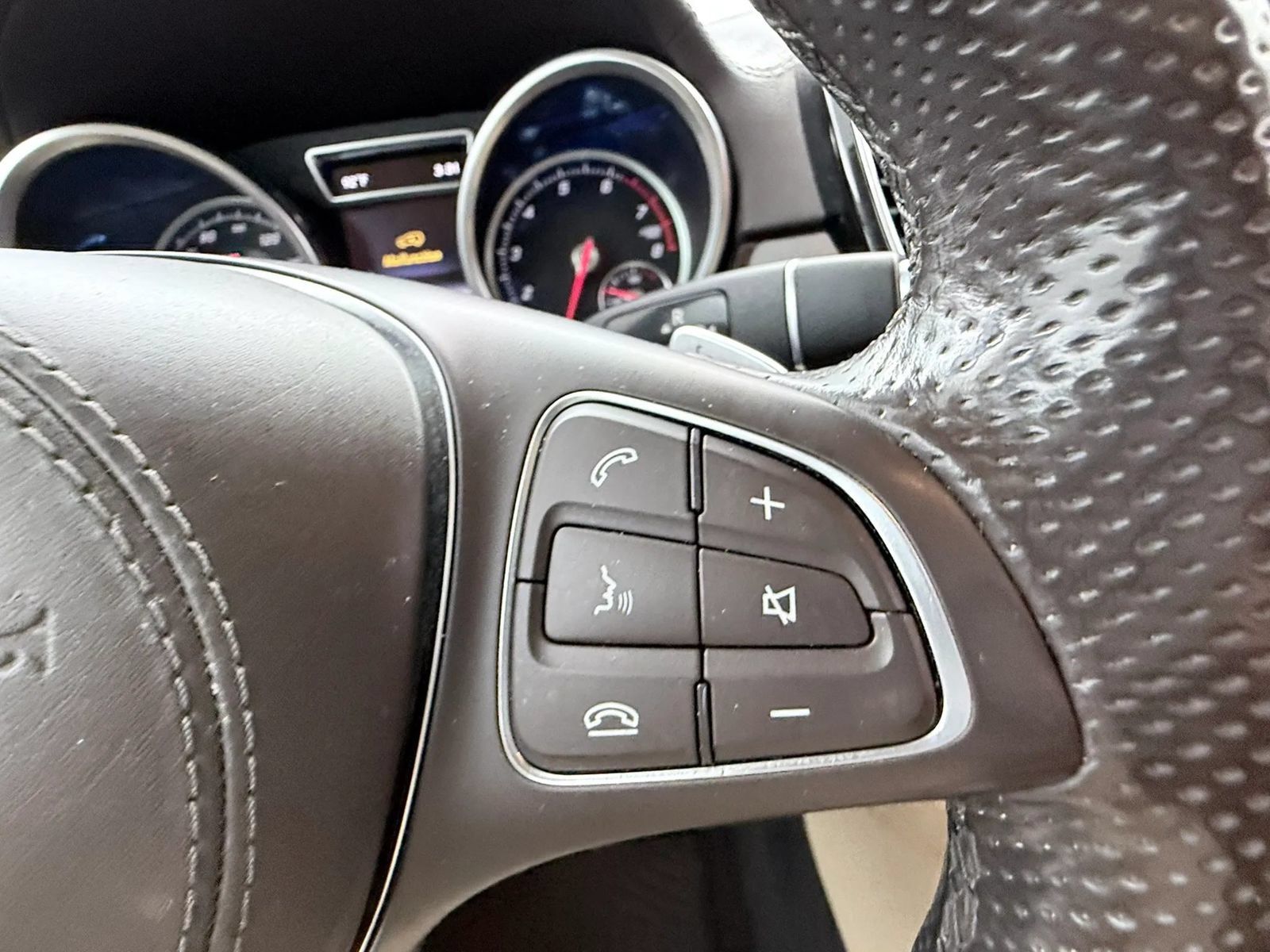 Used 2017 Mercedes-Benz GLS 550 4MATIC w/ Driver Assistance Package image 15