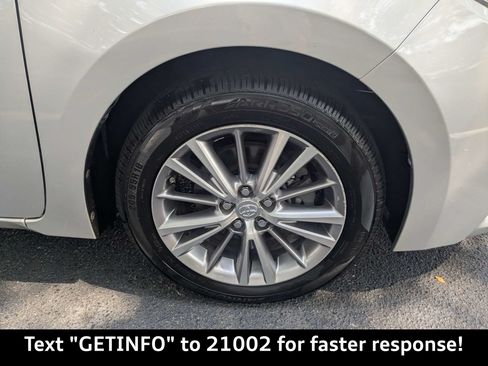 Used 2015 Toyota Corolla LE FWD image 13