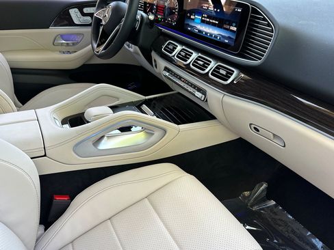 Certified 2025 Mercedes-Benz GLE 450e 4MATIC image 34