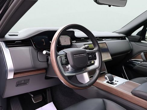Certified 2025 Land Rover Range Rover Autobiography AWD/4WD image 21
