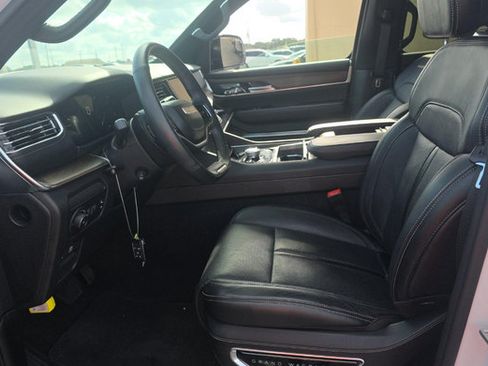 Used 2024 Jeep Grand Wagoneer Series I AWD/4WD image 7