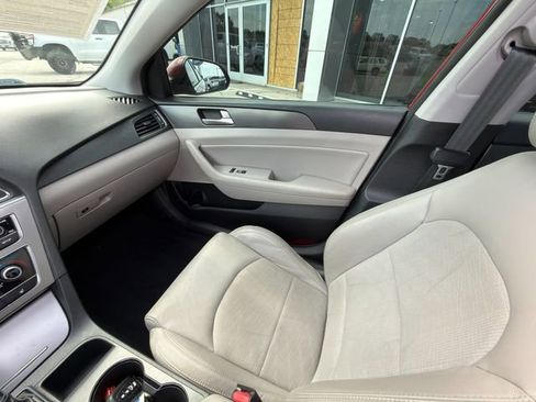 Used 2017 Hyundai Sonata Sport w/ Value Edition Package 02 FWD image 17