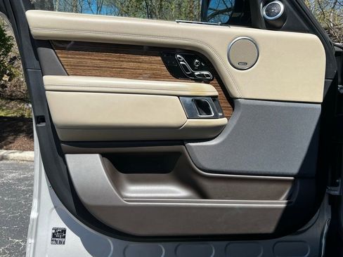 Used 2019 Land Rover Range Rover HSE image 10