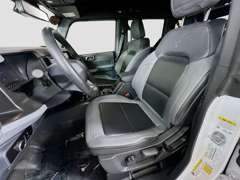 Used 2023 Ford Bronco Black Diamond image 16