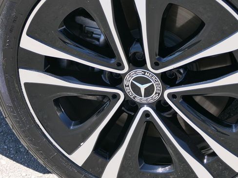 Used 2025 Mercedes-Benz CLA 250 image 10