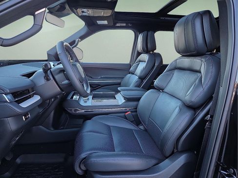 New 2025 Lincoln Navigator Reserve w/ Jet Appearance Package image 16