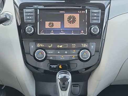 Used 2020 Nissan Rogue Sport SV w/ Technology Package image 22